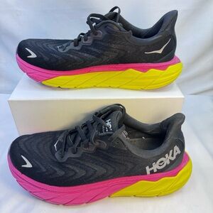 Hoka Arahi 6 Black Pink Yellow Running Shoes Womens Size 9B Style Warahi 6